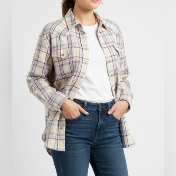 J. Crew Tops - J. Crew Reimagined Thick Flannel Pockets 100% Cotton Pearl snap Button Size  8